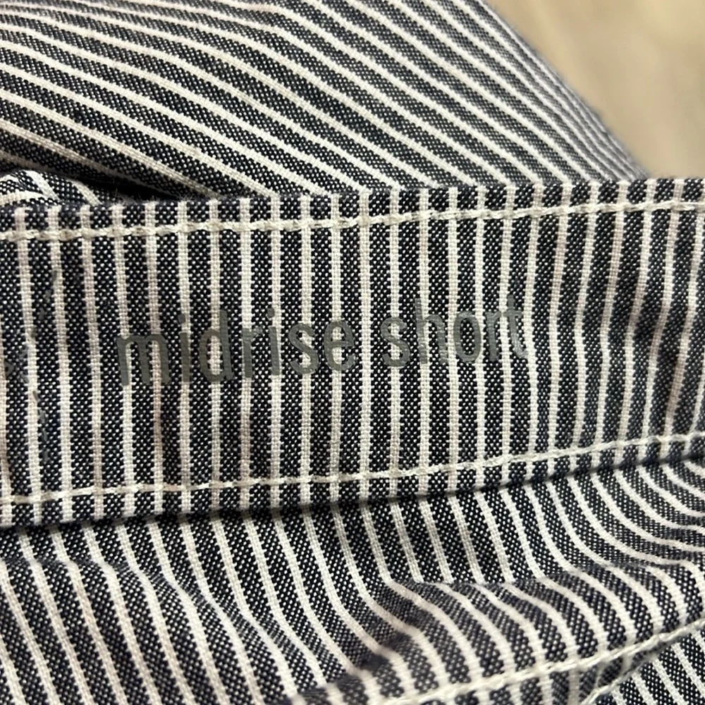 Lee Riders Mid-Rise‎ Striped Navy Blue and White Shorts- 20